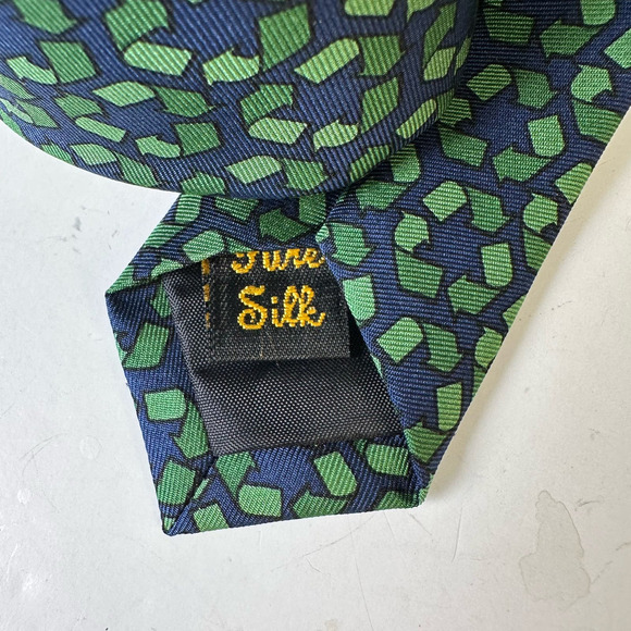 Josh Bach 100% Silk Recycling Tie in Green - Picture 5 of 9